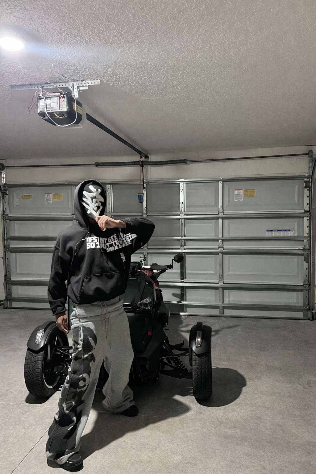 LW “ VISION “ HOODIE