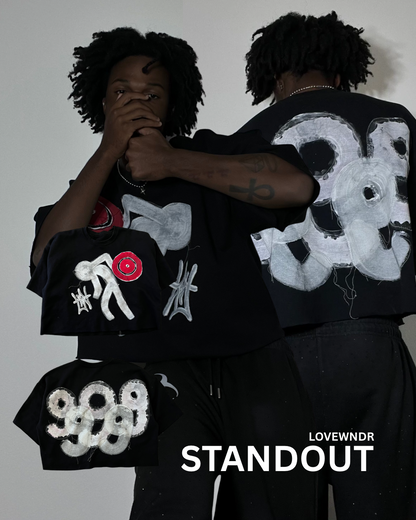 STANDOUT TEE